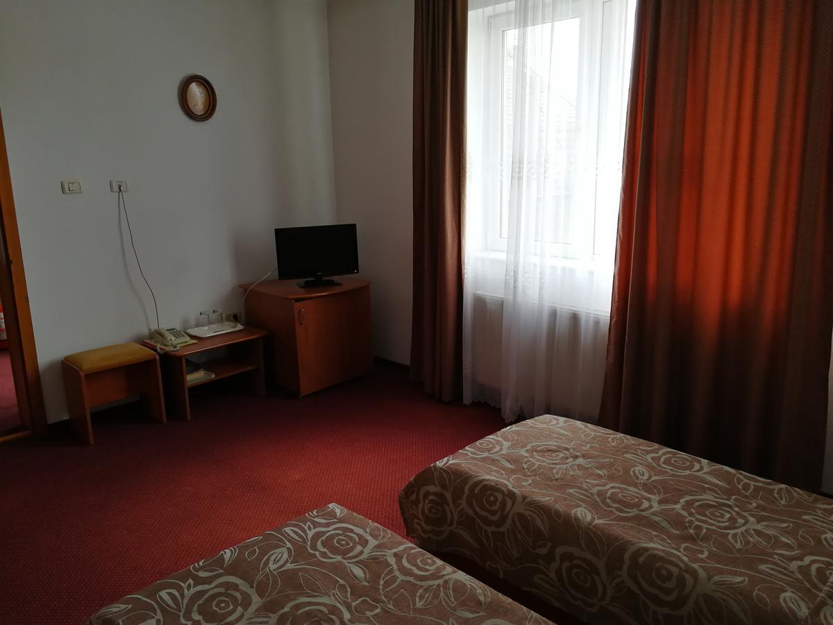 Hotel Lotus 아라드 외부 사진